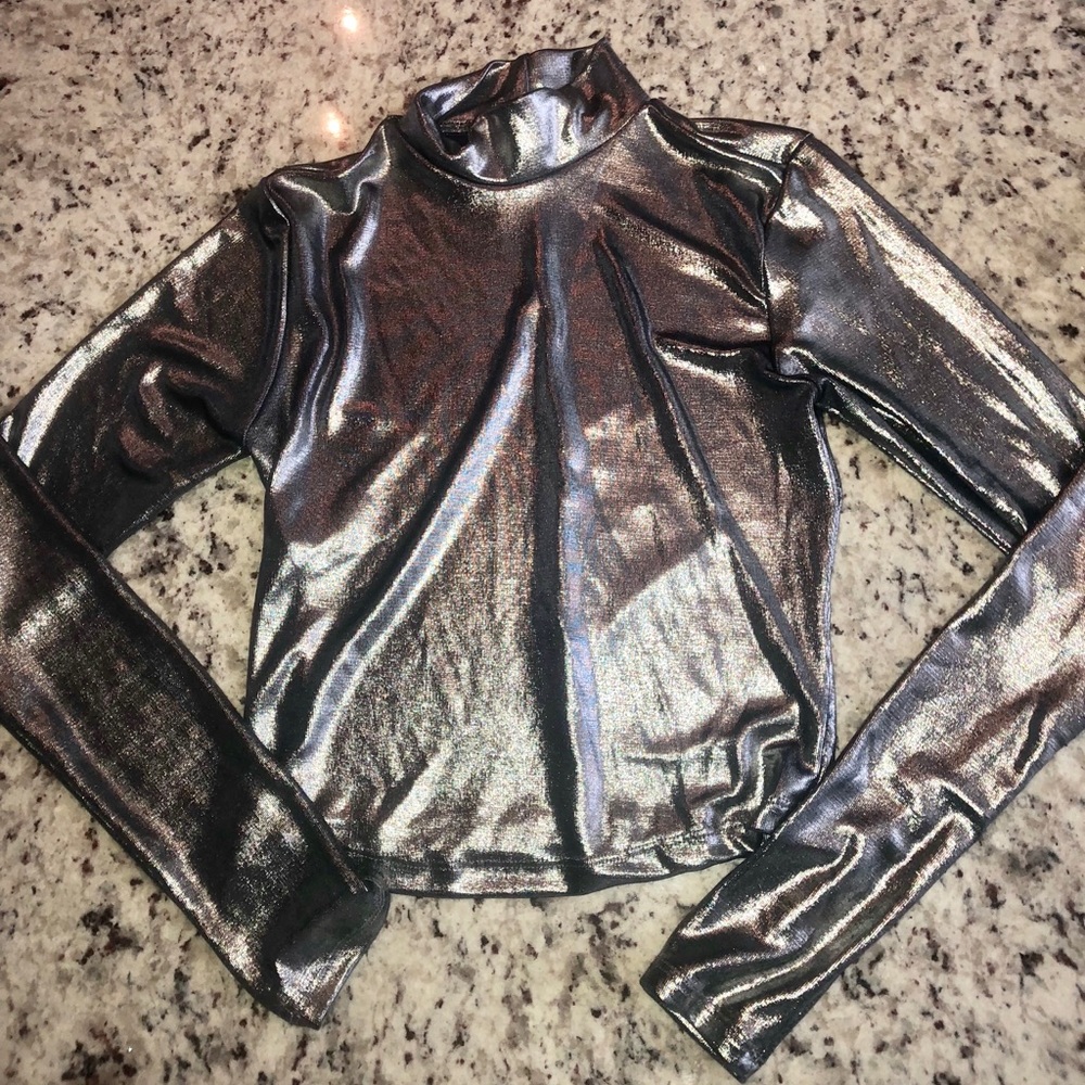 Forever 21 metallic crew neck crop top